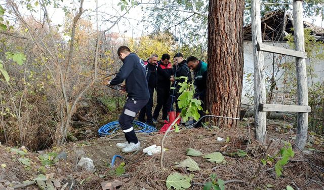 Osmancık’ta 10 Metre derinlikteki kuyudan kedi kurtarıldı