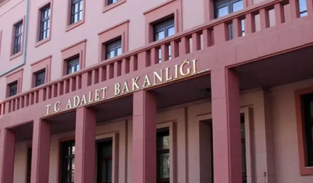 Adalet Bakanlığı 1000 Hakim ve Savcı yardımcısı alıyor: İşte başvuru detayları!