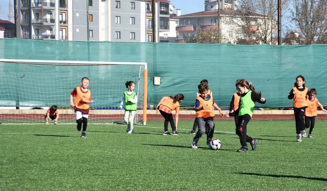 Artvin'de 13. Grassroots Herkes İçin Futbol Şenliği'nin 1. etabı düzenlendi