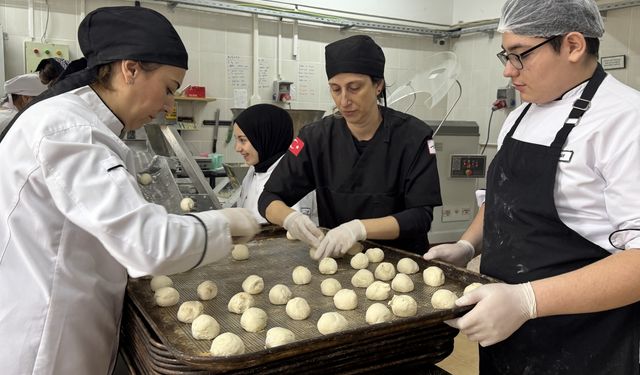 Bartın'da taşımalı eğitim öğrencilerinin yemekleri meslek liselilerin elinden