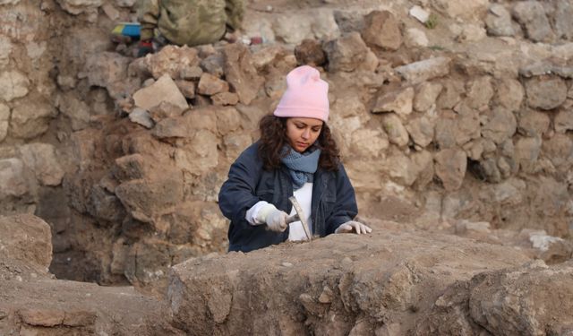 Hadrianopolis Antik Kenti'nde yaklaşık 1600 yıllık Hazreti Süleyman betimli kolye ucu bulundu