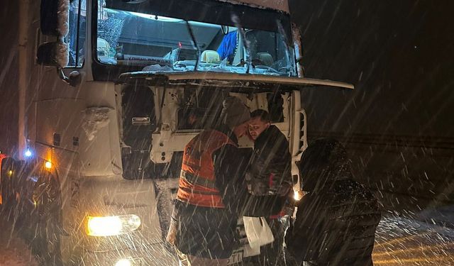 Kardan dolayı kapanan Anadolu Otoyolu'nun İstanbul yönü yeniden ulaşıma açıldı