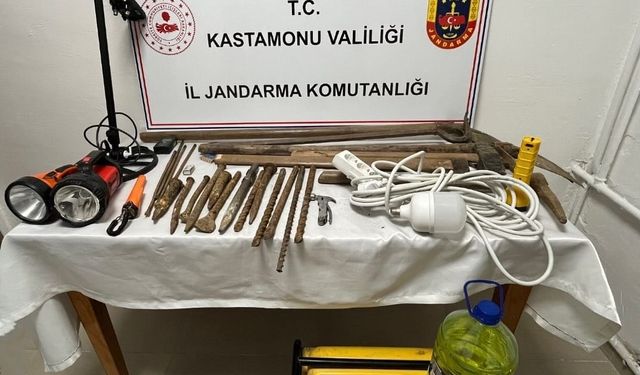 Kastamonu'da kaçak kazı yapan 5 şüpheli yakalandı