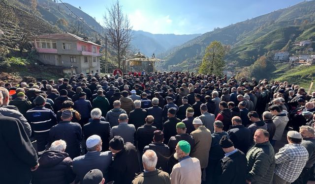 Rize'de trafik kazasında hayatını kaybeden Kıbrıs gazisi son yolculuğuna uğurlandı