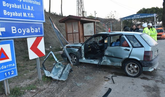 Sinop'ta iki otomobilin çarpıştığı kazada 5 kişi yaralandı