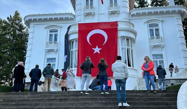 Trabzon'daki Atatürk Köşkü'nü binlerce kişi ziyaret etti