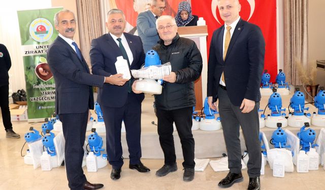 Ünye'de kahverengi kokarcayla mücadele için ilaçlama cihazı dağıtıldı