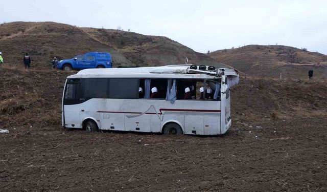 Çankırı’da midibüs şarampole devrildi: 29 yaralı