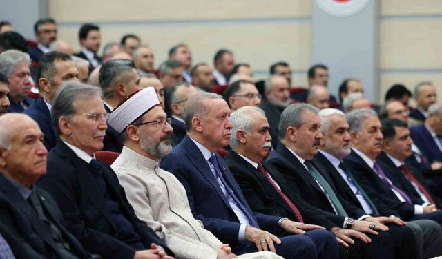 Cumhurbaşkanı Erdoğan: “Dijital hareket yeni bir yapay din oluşturma gayreti içindedir”