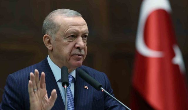 Cumhurbaşkanı Erdoğan: "Hiç kimsenin millete hizmet için tahsis edilen kaynakları kendi hırsı, kendi sinsi emeli, kendi şahsi reklamı için yağmalama, har vurup harman savurma, karanlık mahfillerde dağıtma hakkı yoktur."