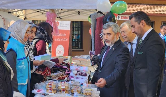 Eskişehir’de Gazze’ye destek için hayır çarşısı açıldı