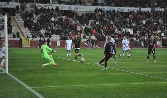 Eskişehirspor galibiyet serisini 4 golle sürdürdü