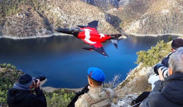 F-4E Phantom uçakları Sakarya Nehri’nin üzerinden uçtu