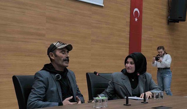 Fenomen muhtar hayatını anlattı, öğrenciler kayda aldı