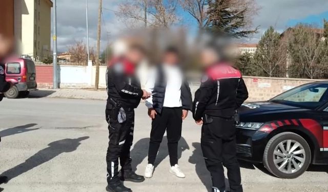 Kayseri’de kaçakçılara yönelik "huzur" operasyonu: 79 bin makaron ele geçirildi