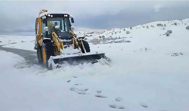 Kırıkkale’de karla mücadele: Köy yolları yeniden ulaşıma açılıyor