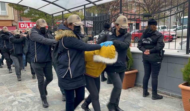 PKK/KCK silahlı terör örgütünün basın komitesinde bulunan şüpheliler adliyeye sevk edildi