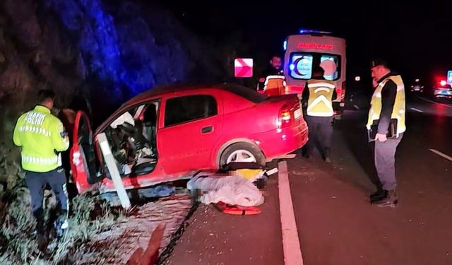 Refüje düşen otomobilinde can verdi