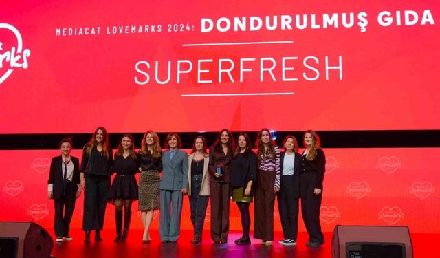 Türkiye’nin “Lovemark”ı SuperFresh, ödülüyle buluştu