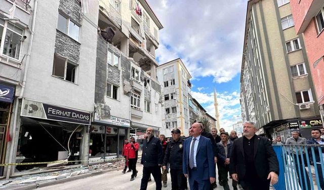 Vali Çalgan ve Başkan Aşgın patlamadan etkilenen vatandaşları yalnız bırakmıyor