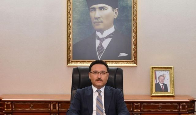 Vali Çiçek: "Atatürk; yaktığı bağımsızlık meşalesiyle tarihe ışık tutmuştur"