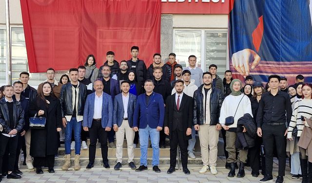 Alaca AK Parti Gençlik Kolları ve ÜNİAK gençleri Ortaköy’de ağırlandı