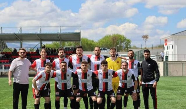 Amatör Lig'de Sungurlu Belediyespor ve Buharaspor zirve mücadelesinde karşı karşıya