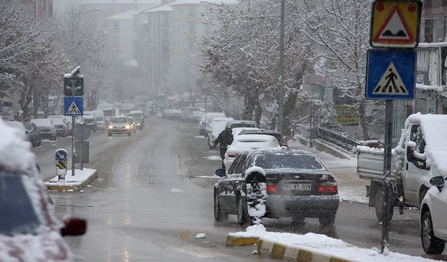 Türkiye genelinde hava durumu: Sağanak ve kar bekleniyor!