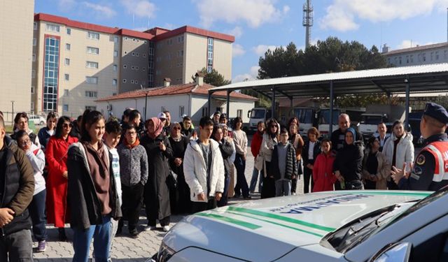 Çorum'da Özel Eğitime Muhtaç Çocuklar Jandarma Komutanlığını ziyaret etti