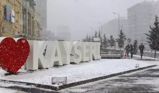 Kayseri için kritik hava durumu uyarısı: Bu hafta sonu fırtına ve yoğun kar geliyor!