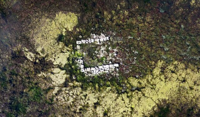 Sapanca Gölü’nde su seviyesi düştü, tarihi kalıntılar ortaya çıktı!