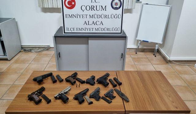 Çorum’da silah kaçakçılığı operasyonu! 9 tabanca ele geçirildi