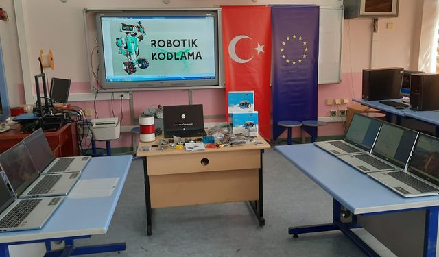 Çorum'un bu ilçesinde öğrenciler için yapay zeka ve robotik kodlama sınıfı açıldı!