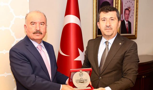 Prof. Dr. Musa Kazım Arıcan, Çorum Vali Çalgan’ı ziyaret etti