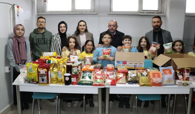 Amasya'da ilkokul öğrencileri harçlıklarıyla ihtiyaç sahipleri için erzak aldı