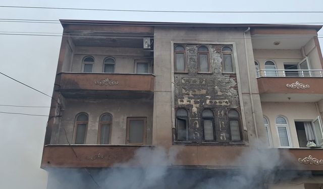 Bafra'da iş yerinde çıkan yangın söndürüldü