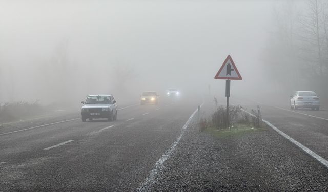 Bartın'da sis trafiği olumsuz etkiledi