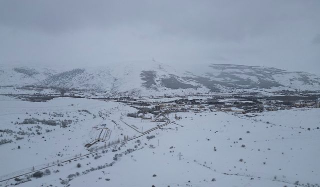 Bayburt'ta kar etkili oldu