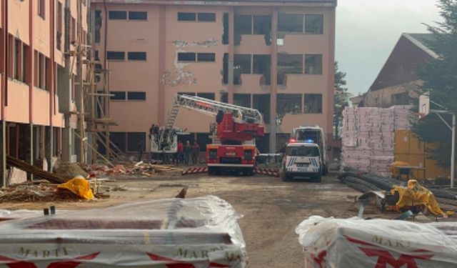 Bolu'da inşaat iskelesinden düşen işçi yaralandı