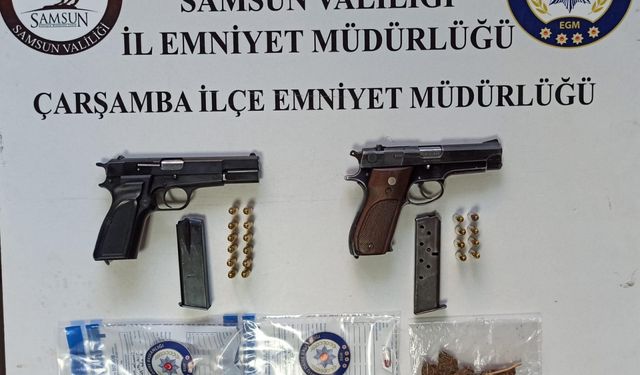 Çarşamba'da araçlarda ruhsatsız tabanca ve uyuşturucu bulundu