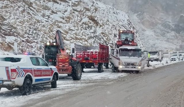 Çorum'da devrilen traktörün sürücüsü yaralandı