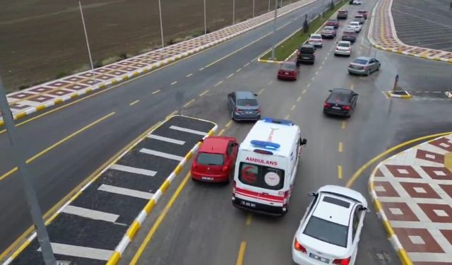 Çorum'da "Fermuar Sistemi ile Ambulanslara Yol Verilmesi Projesi" tanıtıldı