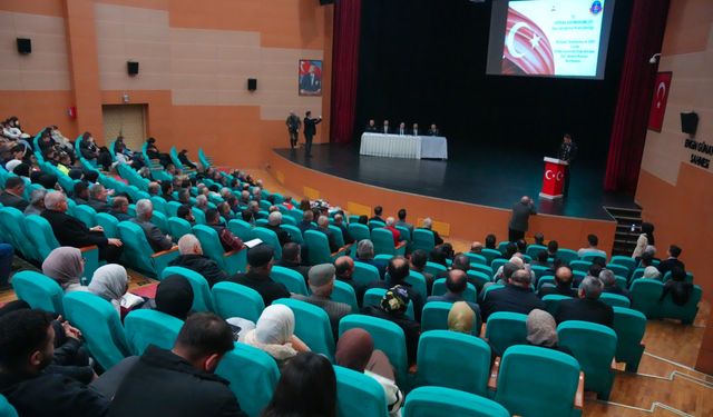 Erbaa'da "Mutluluğa Kurşun Sıkma" konferansı yapıldı