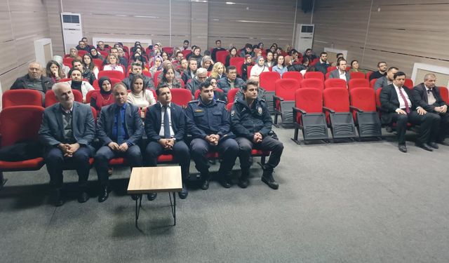 Göynücek'te "En İyi Narkotik Polisi: Anne" semineri düzenlendi