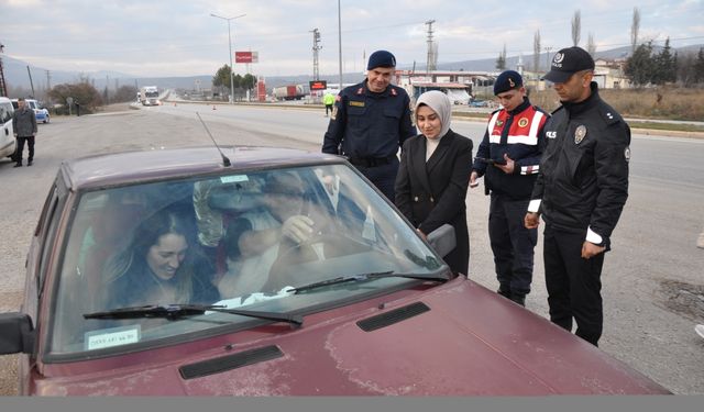 Gümüşhacıköy Kaymakamı Güneş, trafik denetimine katıldı