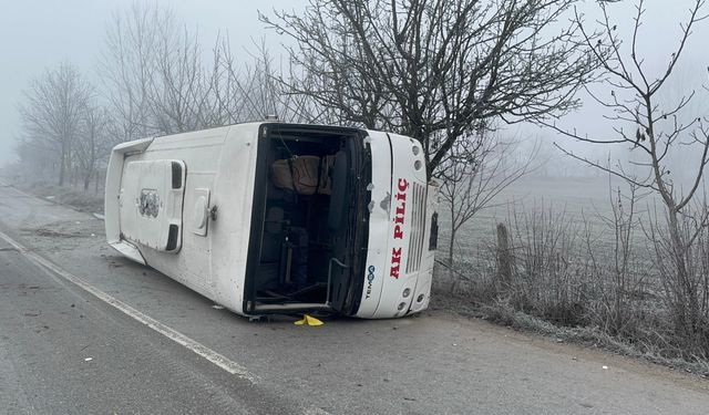 GÜNCELLEME - Bolu'da devrilen servis midibüsündeki 1 kişi öldü, 8 kişi yaralandı