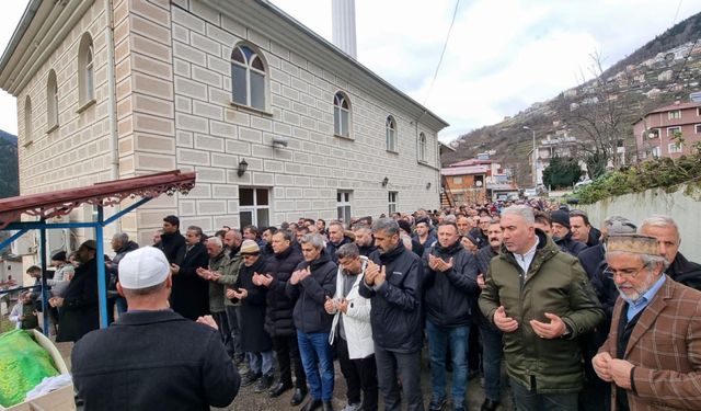 Hazine ve Maliye Bakanlığı Hukuk Müşaviri Faruk Çakmak'ın cenazesi toprağa verildi