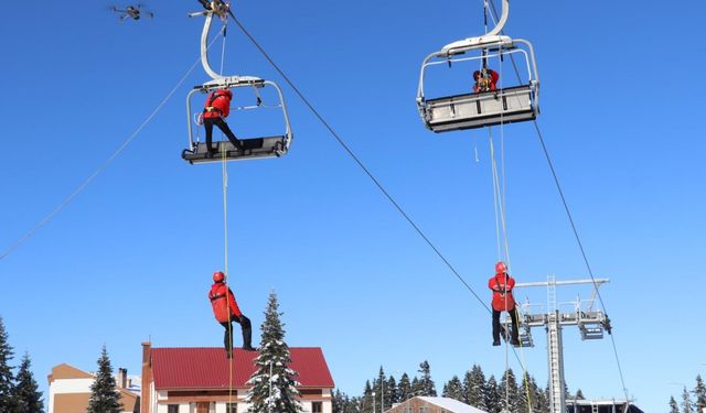 Ilgaz Dağı'nda jandarma, kurtarma tatbikatı yaptı