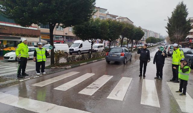 Karabük'te özel çocuklar temsili polis oldu