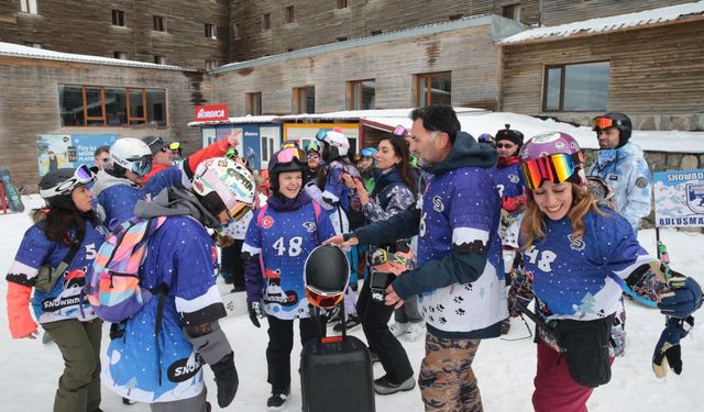 Kartalkaya kayakseverleri ağırladı